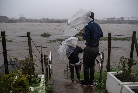 Typhoon Slams Japan, Spurs Evacuations, Power Cuts