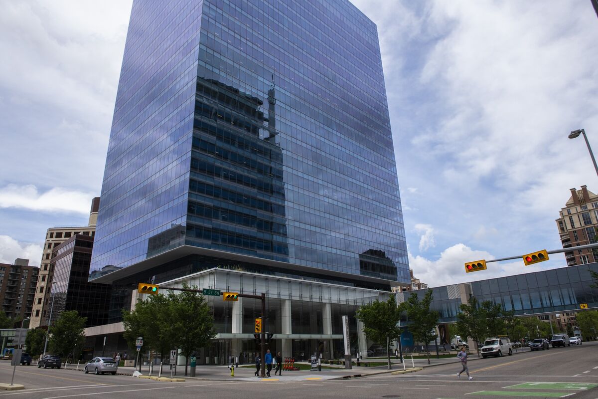 Cenovus Sweetens Offer for MEG in Canada Oil Takeover Battle