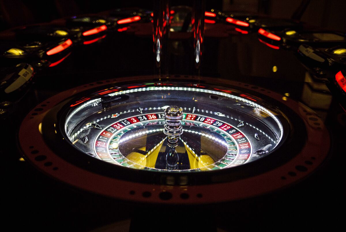 🟪"Wynn Resorts rinuncia alla licenza di casinò a New York: la riqualificazione e l'opposizione locale influenzano la decisione"