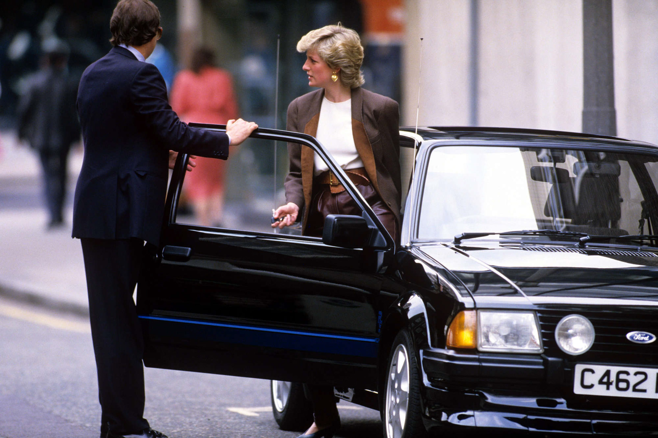 Princess Diana's 1985 Ford Escort Tops $850,000 at Auction Sale - Bloomberg