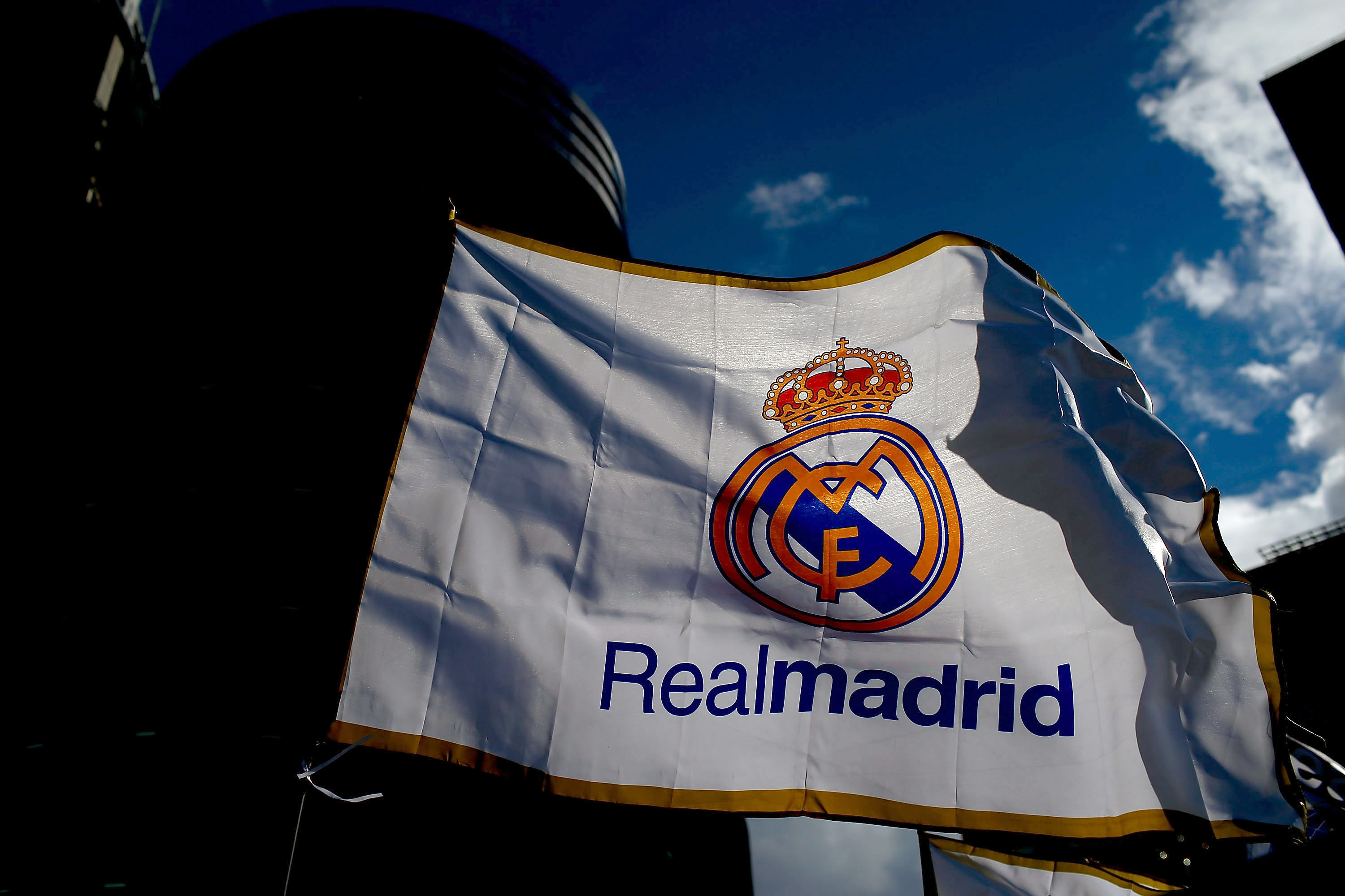 Real Madrid Set to Borrow $390 Million in Private Debt Market - Bloomberg