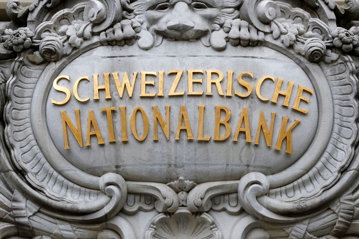 SNB Readiness to Intervene on FX Is Elevated, Martin Tells RTS