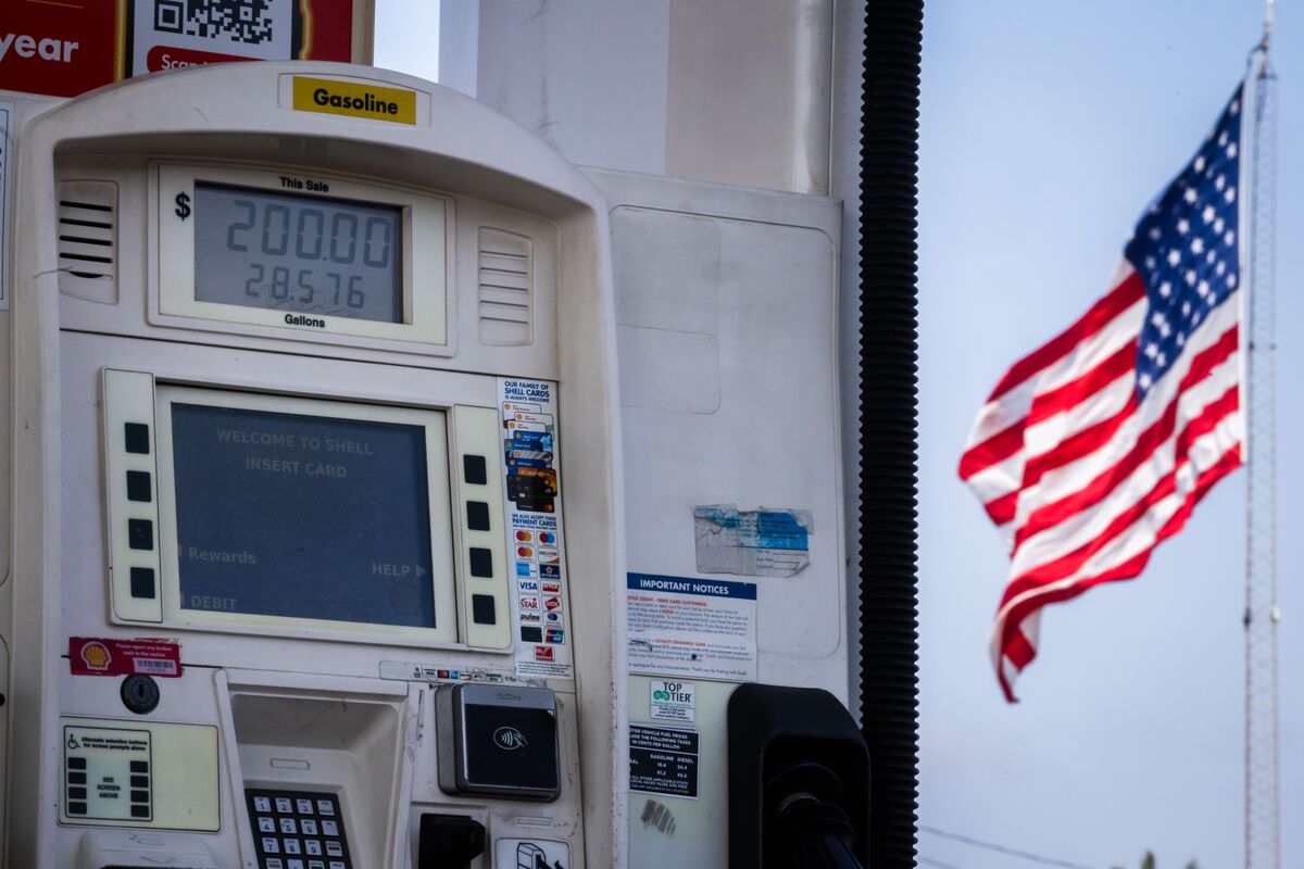 Americans Drive Into July 4 Holiday With Gas Prices Still Stinging