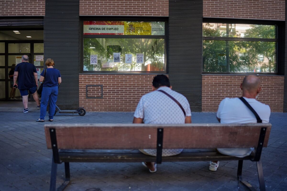 Spain’s Jobless Rate Increases the Most Since the Pandemic