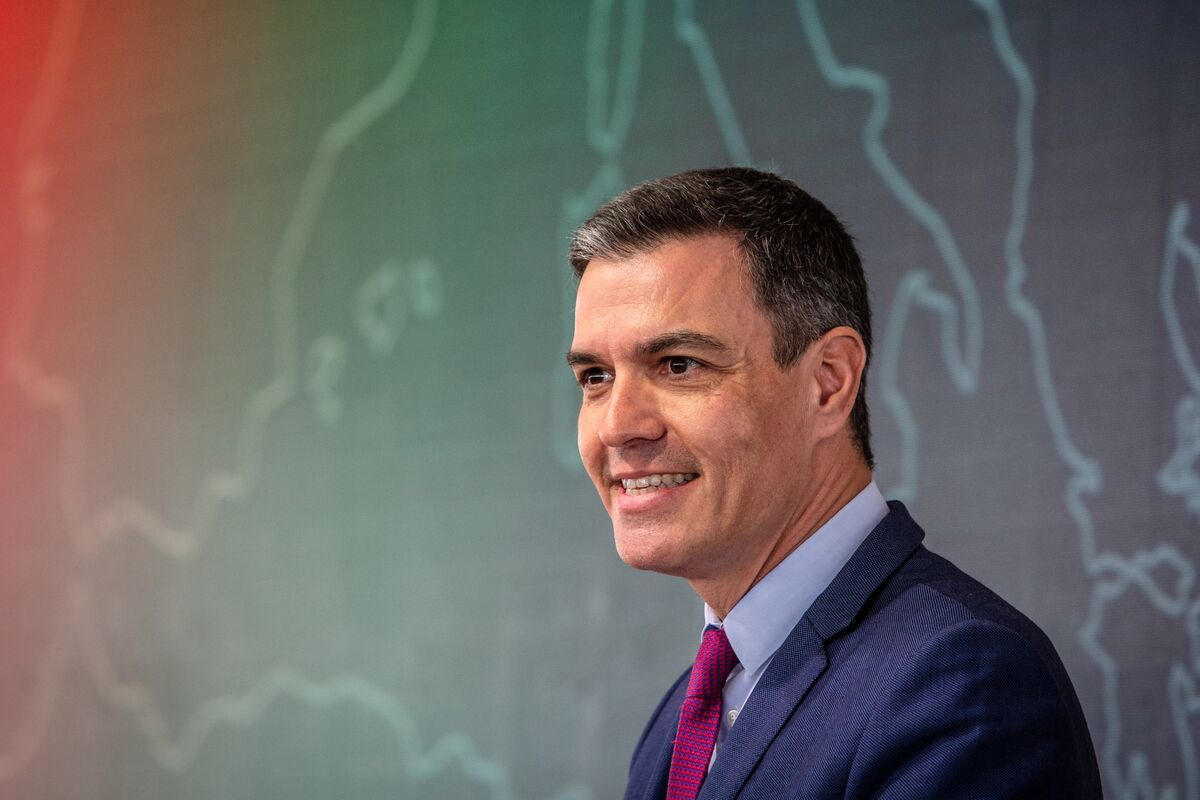 Spain Submitted Proposal on Gas Price Cap to EU, Sanchez Says Bloomberg