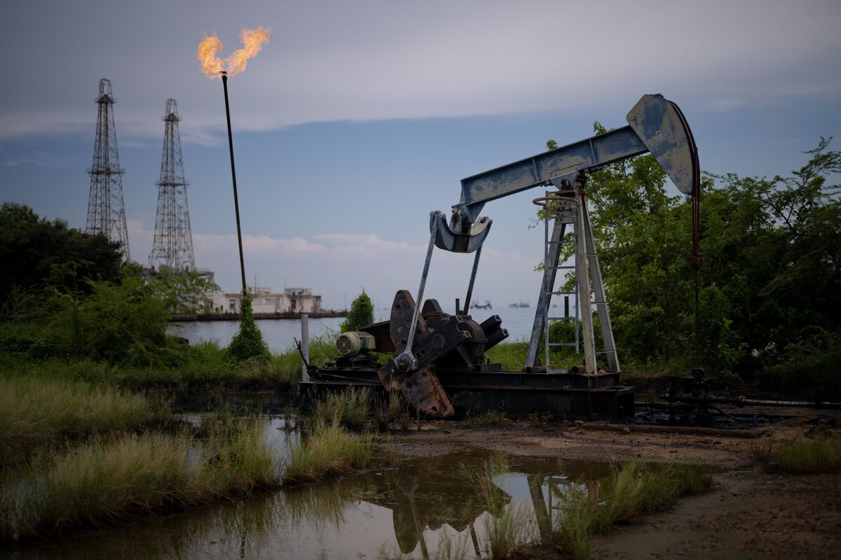 All the President’s Risks: Where Trump’s Venezuela Oil Deal Could Stall