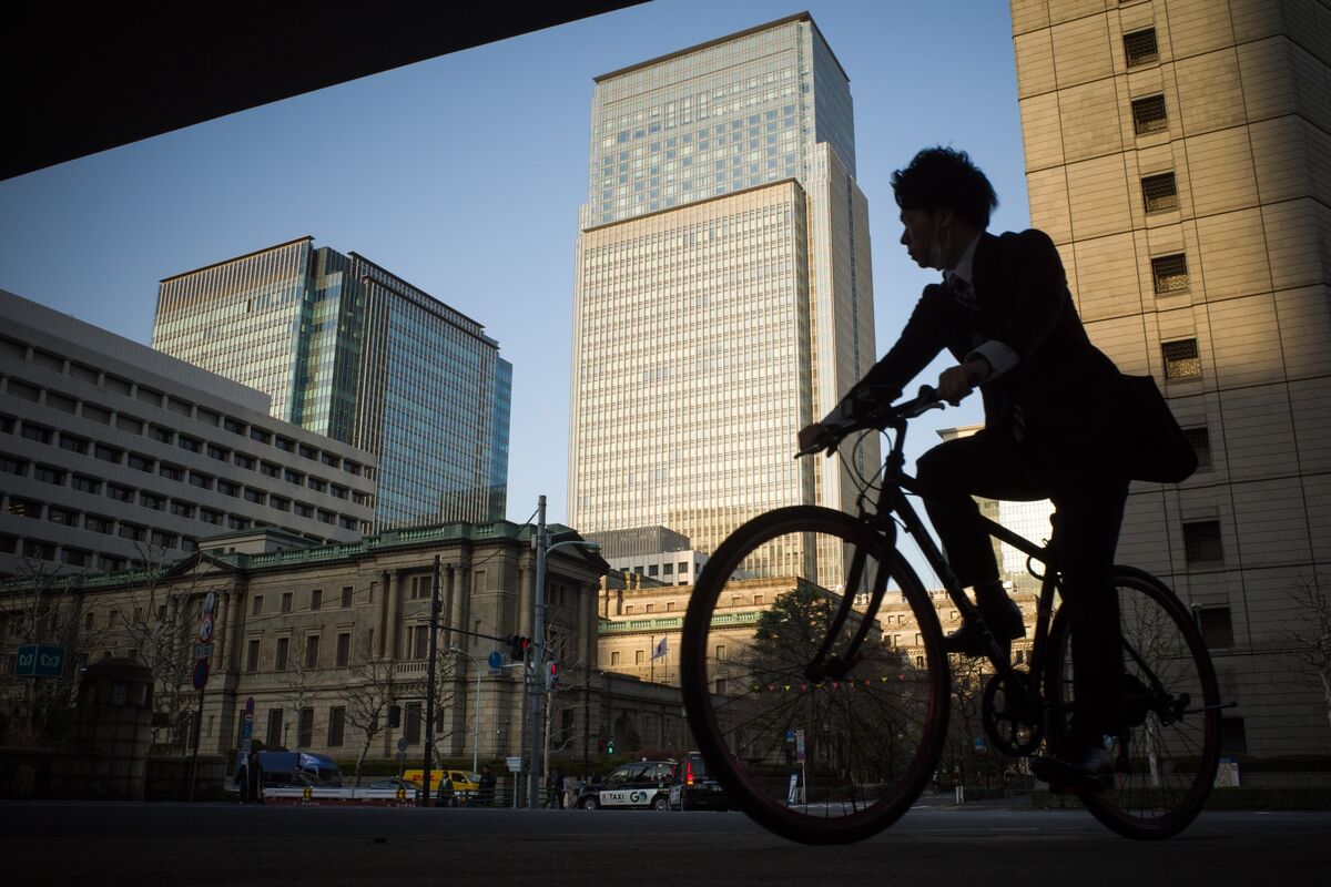 bloomberg.com - Ruth Carson - T. Rowe Sees BOJ Policy 'San Andreas Fault' of Global Finance Is at Hand