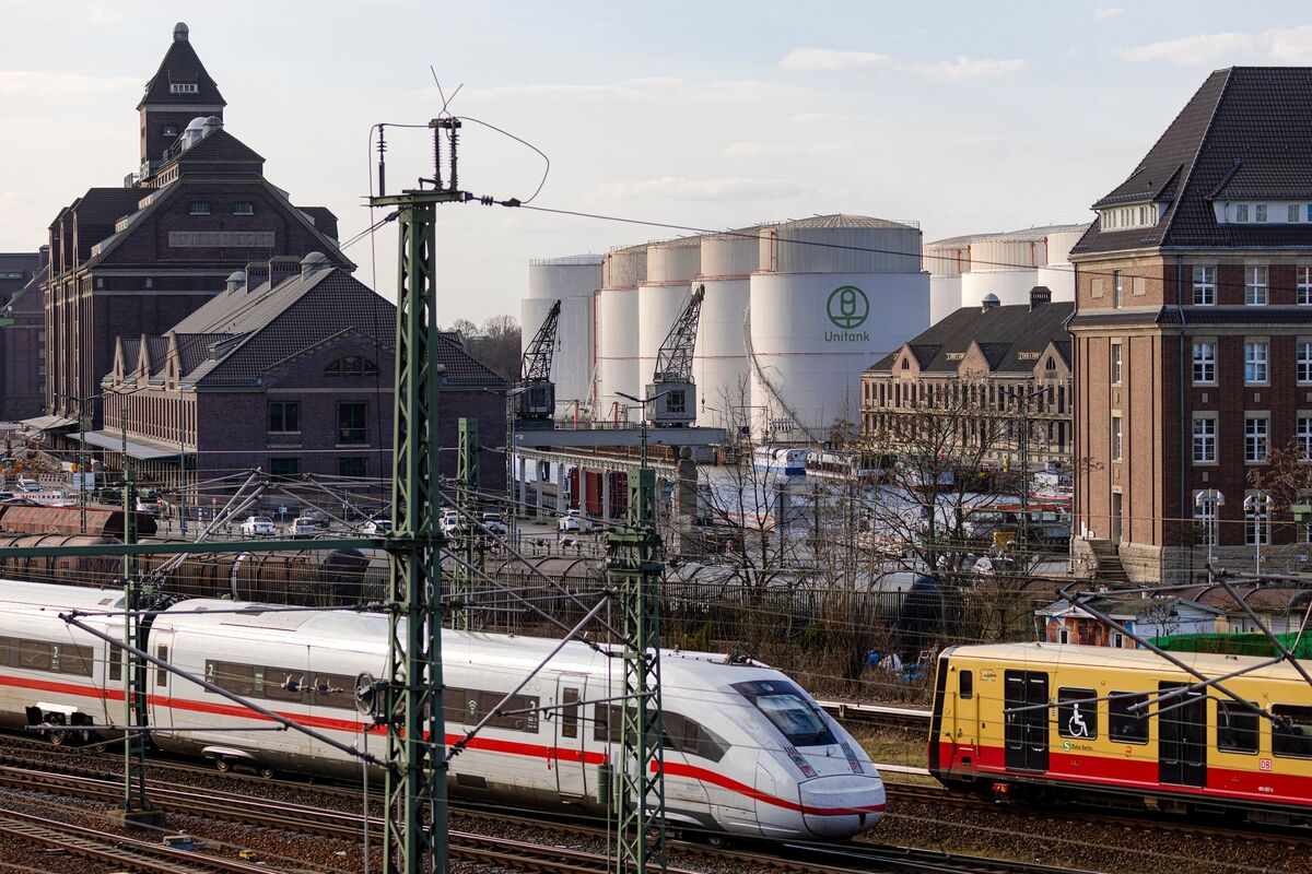 Germany Concerned Russian Oil Sales Will Help Fund Putin’s War