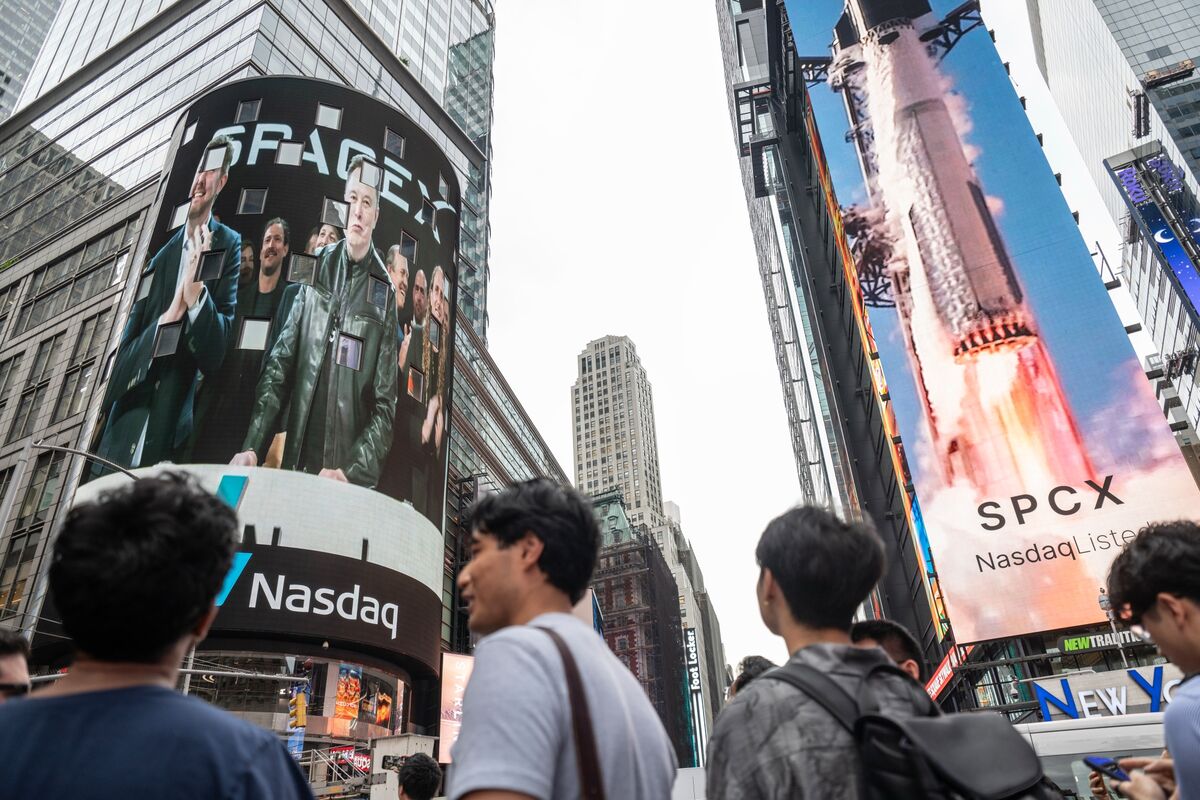 SpaceX’s $101 Billion Unlock Heaps Pressure on Battered Shares