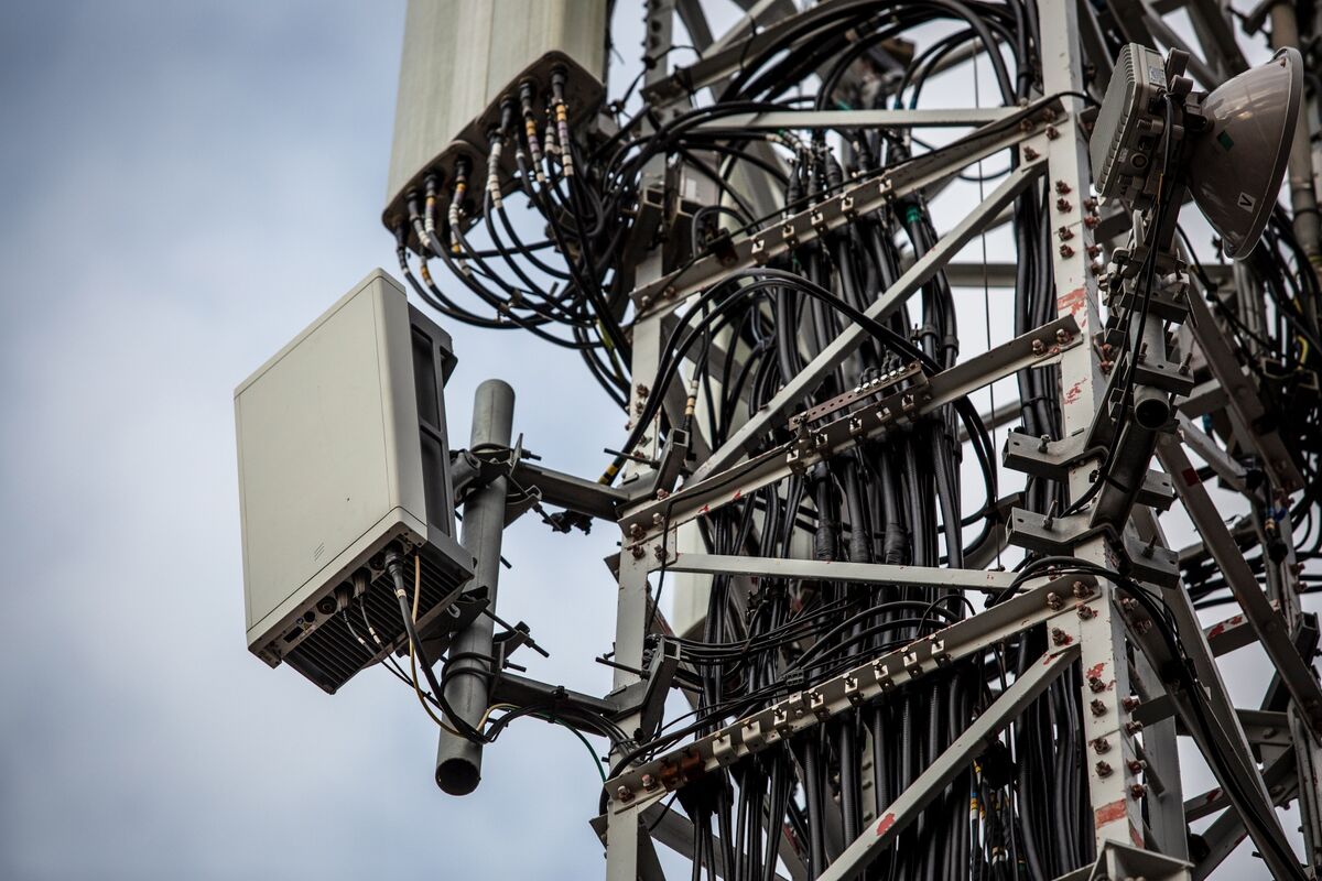 Philippine Telecom Company PLDT Considering $300 Million Tower Sale ...