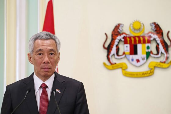 Singapore Prime Minister Lee Sues Blog for ‘False’ Statements