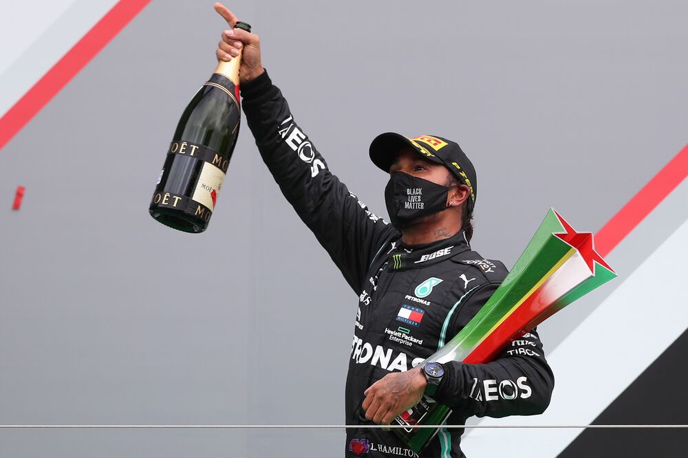 Lewis Hamilton Wins Portuguese GP for Record 92nd F1 Victory - Bloomberg