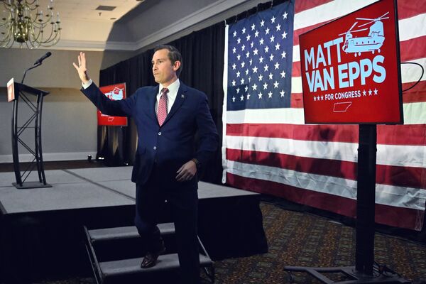 Matt Van Epps waves to supporters after announcing victory, in Nashville, on Dec. 2.