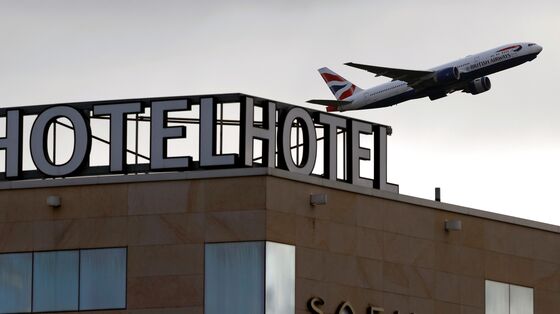 U.K. Airports Warn 11th Hour Confusion Threatens Quarantine Plan