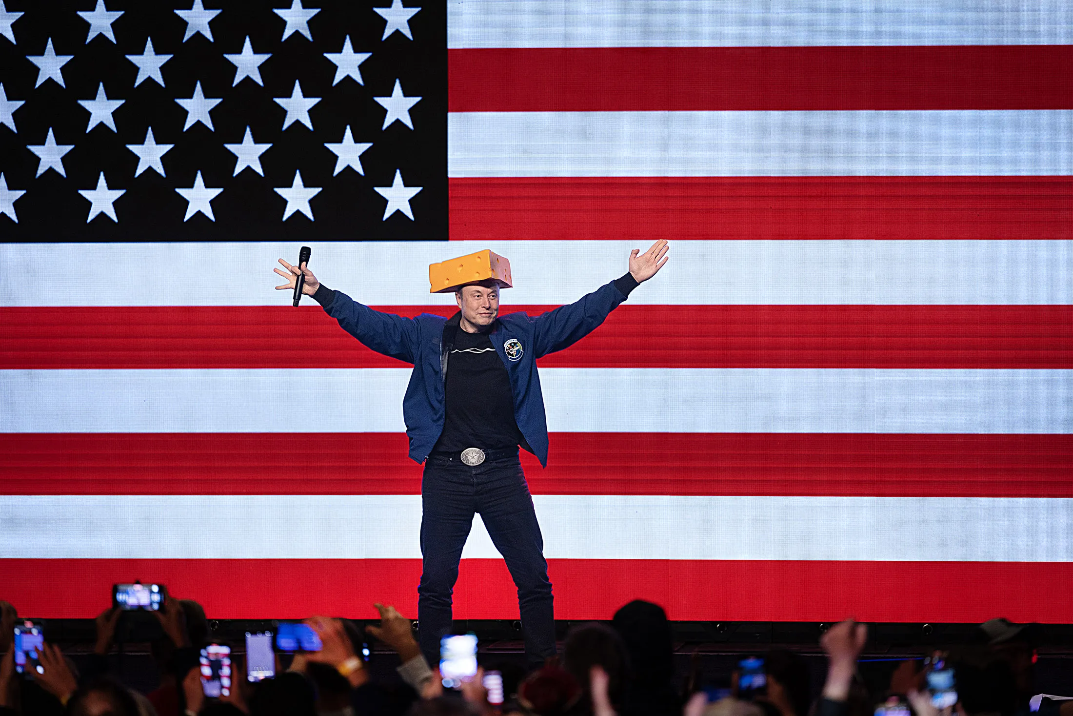 Elon Musk arrived&nbsp;for Sunday’s event in Green Bay, Wisconsin, wearing a cheesehead hat.