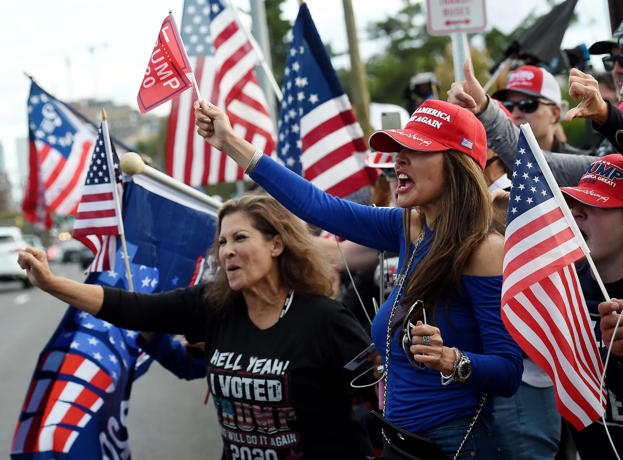 Trump's strategy is to mobilize his base, whatever the cost.