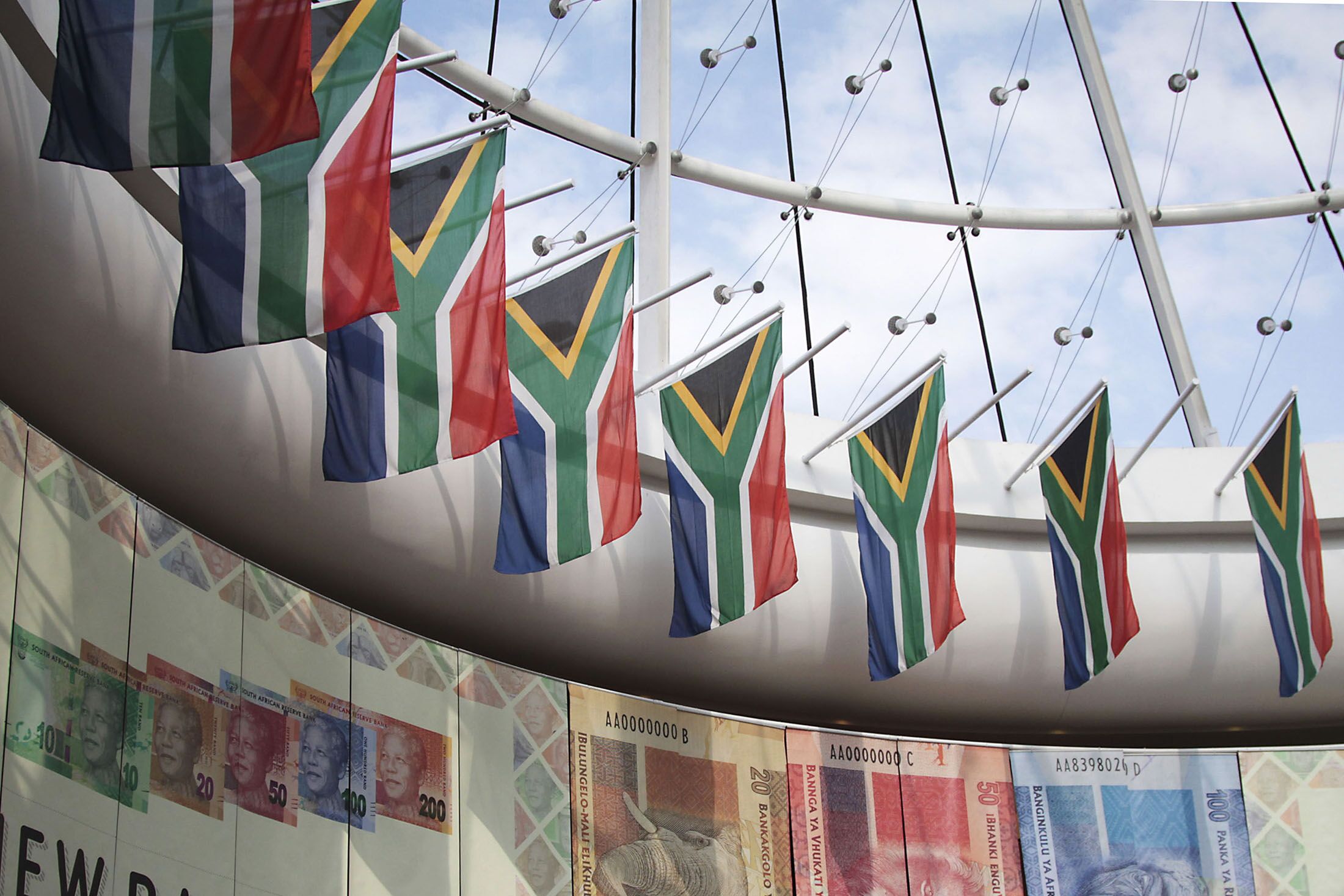 Politics to Weigh on South Africa's Central Bank, Moody's Says
