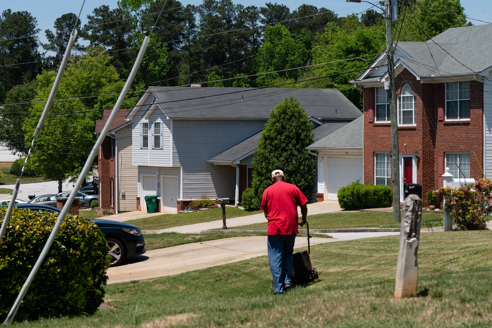 Booming U.S. Recovery Is Leaving Some Communities Completely Behind