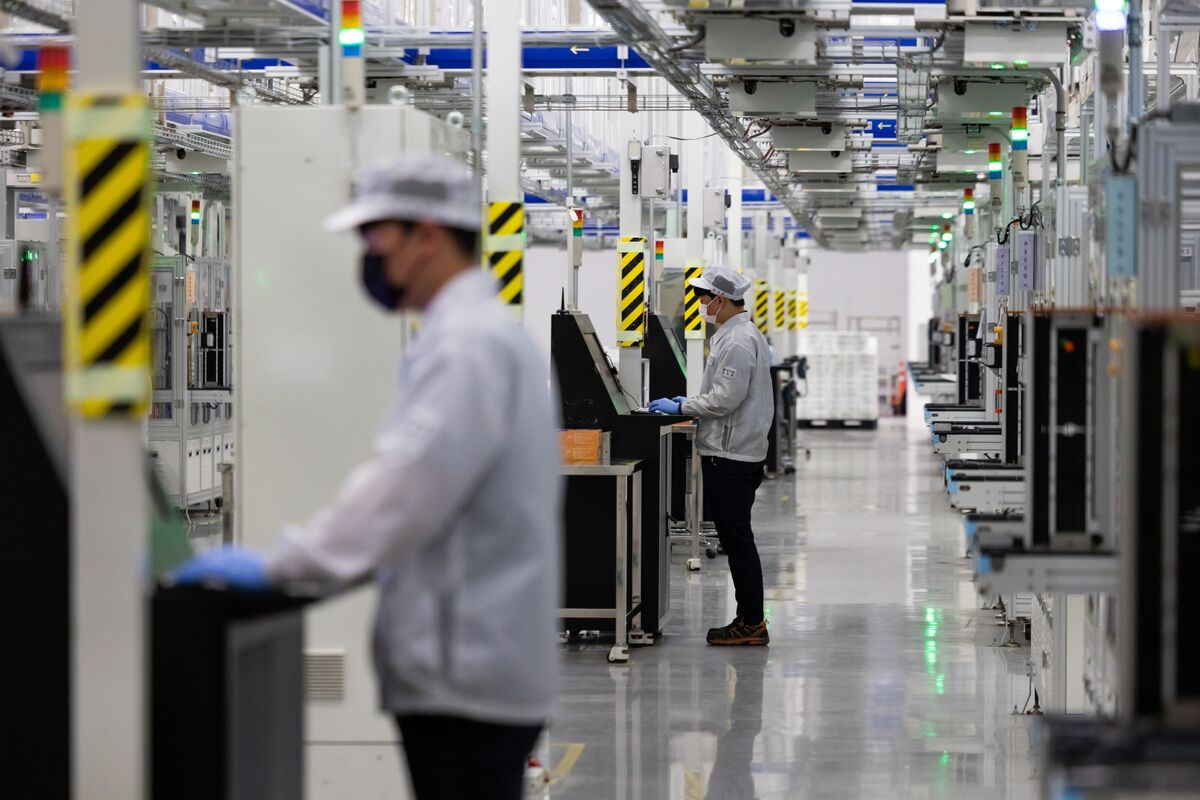 Asia Factories Slump as Global Goods Demand Continues to Fade - Bloomberg