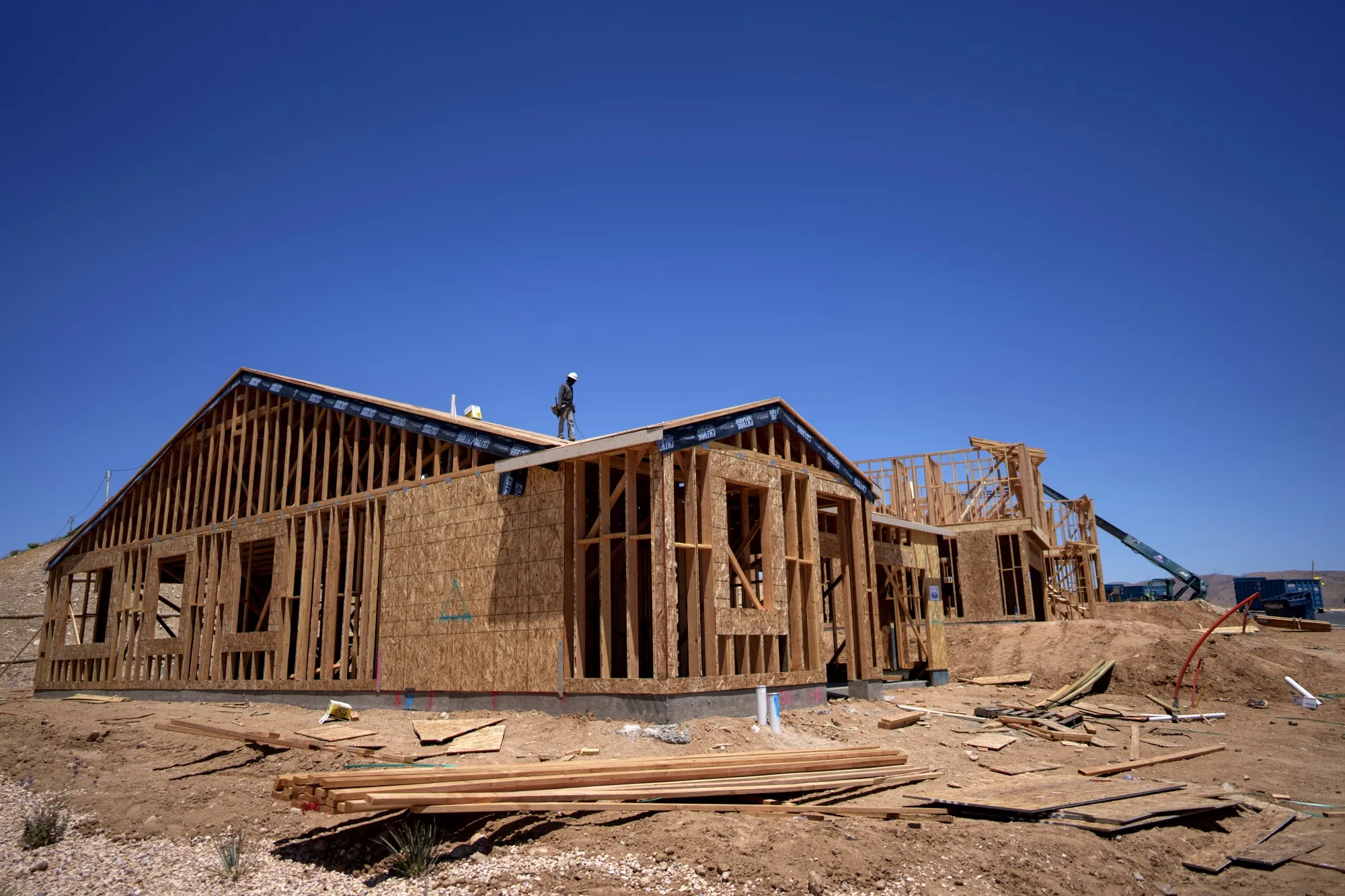 New homes under construction northeast of Los Angeles.&nbsp;