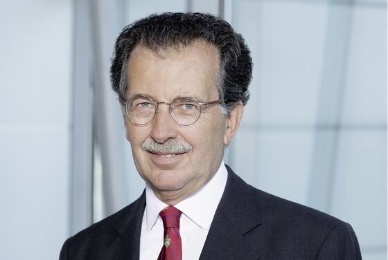 Commerzbank Chairman Vetter Unexpectedly Resigns, Citing Health