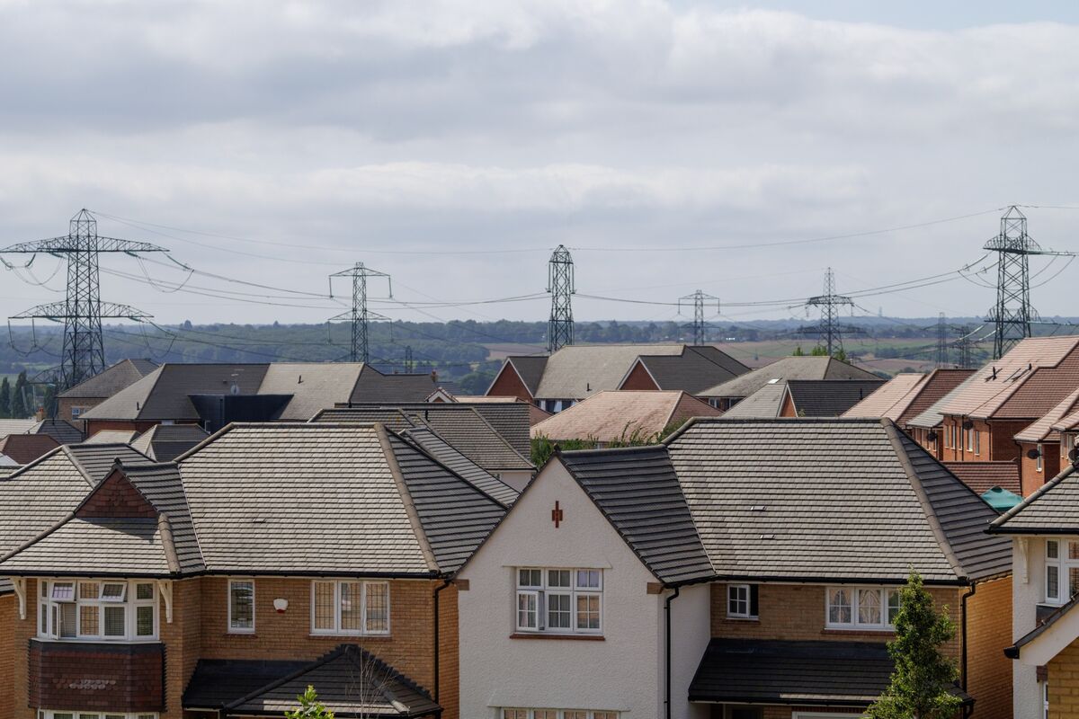 UK Energy Bills Forecast to Jump 25% and Drive Up Inflation