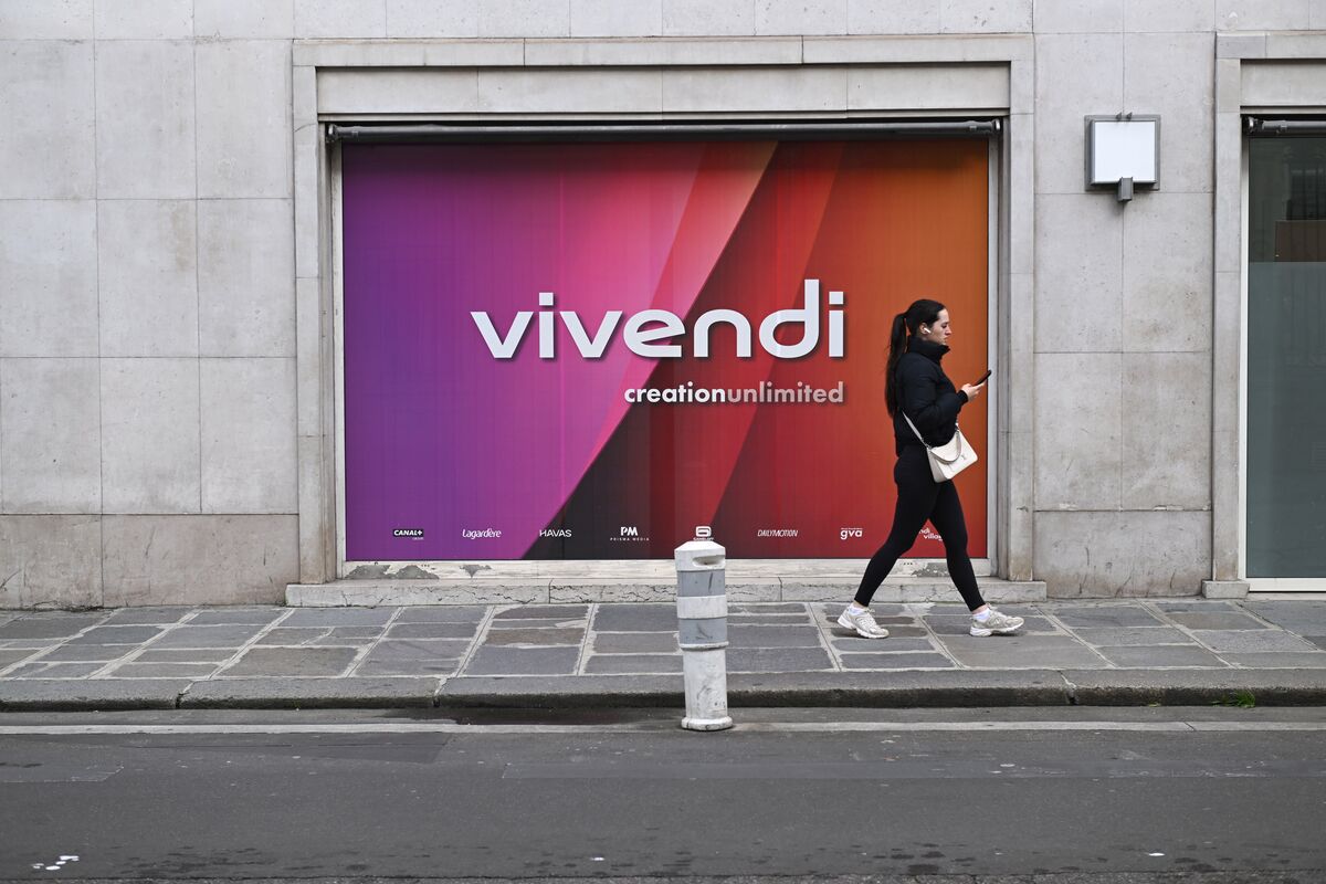 Vivendi Shares Slump on Report Court to Side With Bolloré