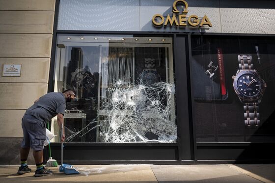 Chicago’s Recovery Put at Risk After Iconic Downtown Trashed