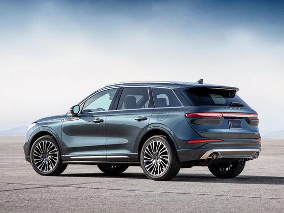 Lincoln Looks to Shake Geriatric Profile With Curvy Corsair SUV