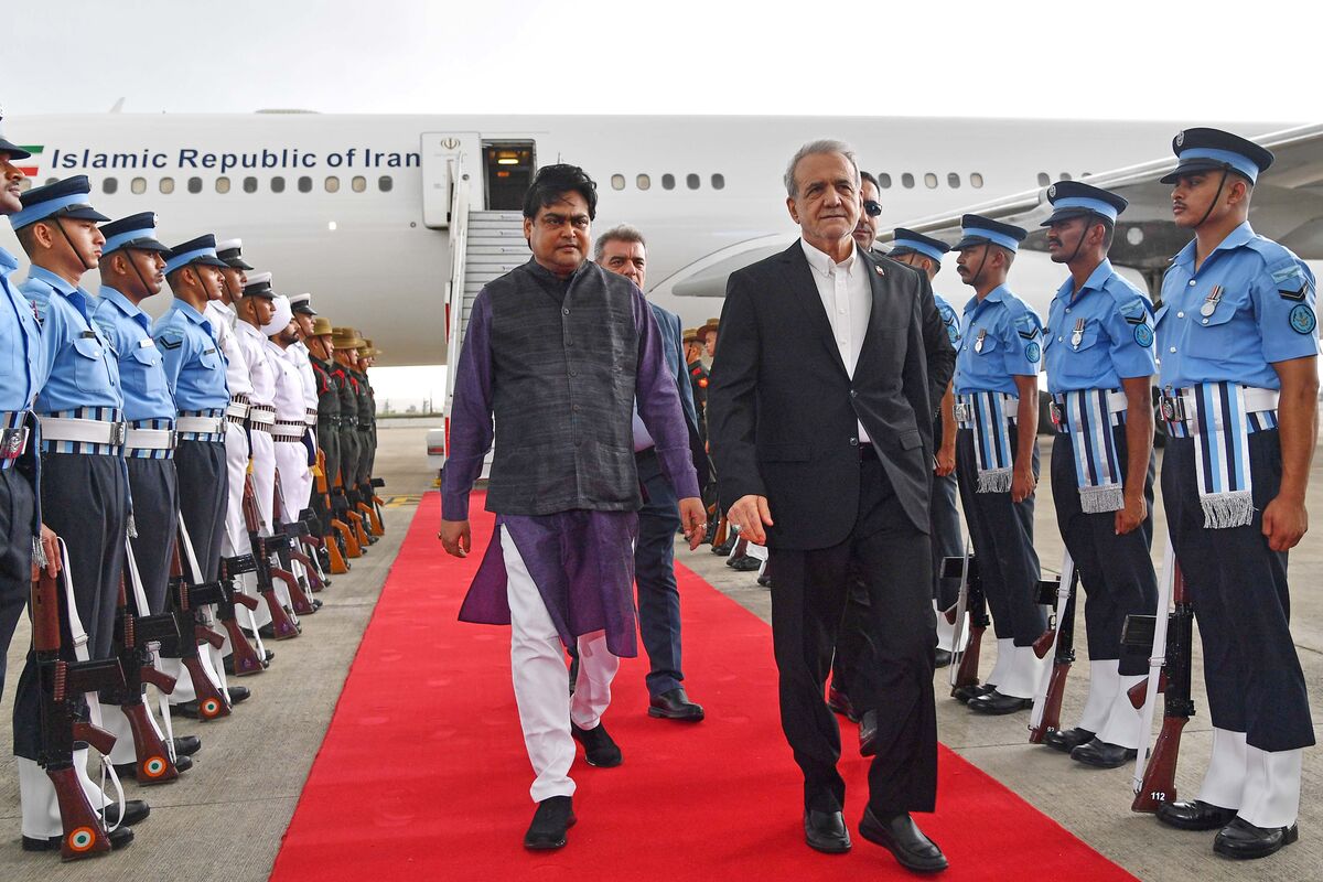 Iran Turns to BRICS Summit as US War Deepens Its Isolation