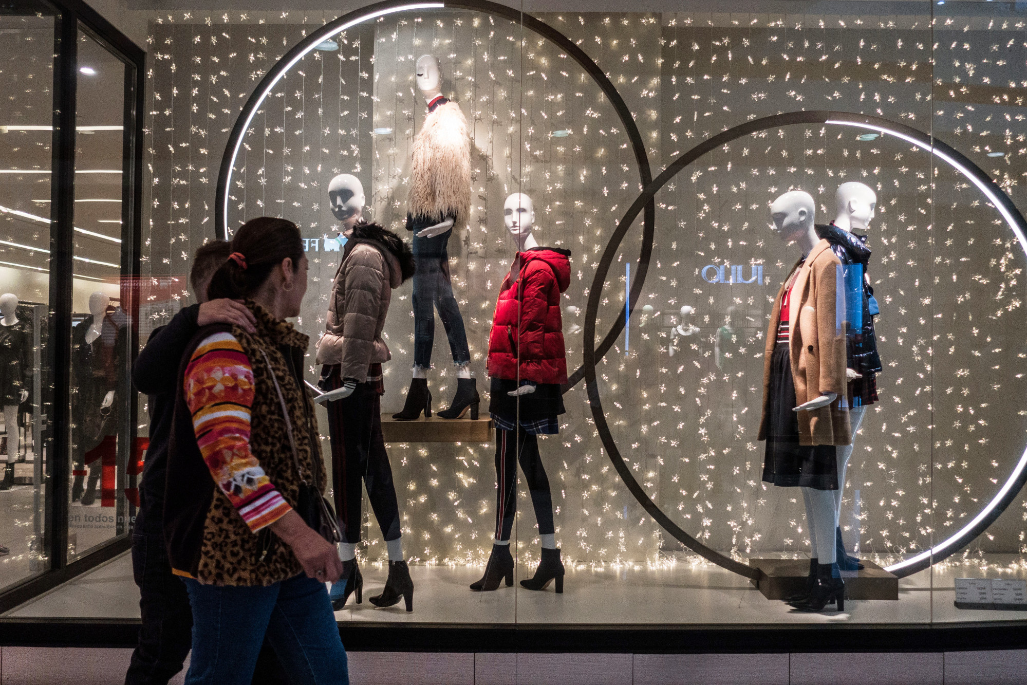 Inditex Goes Even More High-Tech as Zara Races With  - Bloomberg