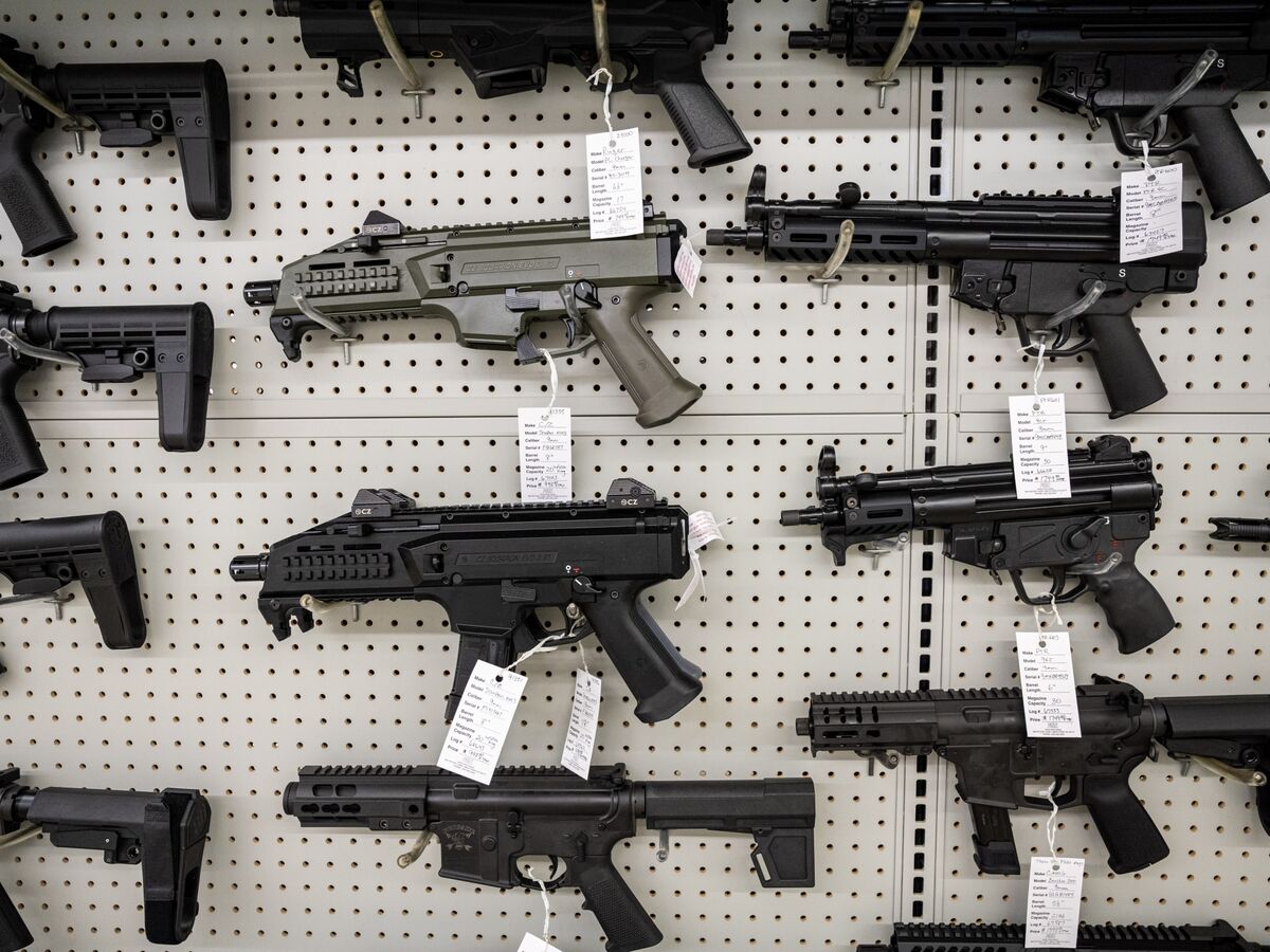 Supreme Court's Gun Ruling Just Made New York's Mean Streets Meaner -  Bloomberg