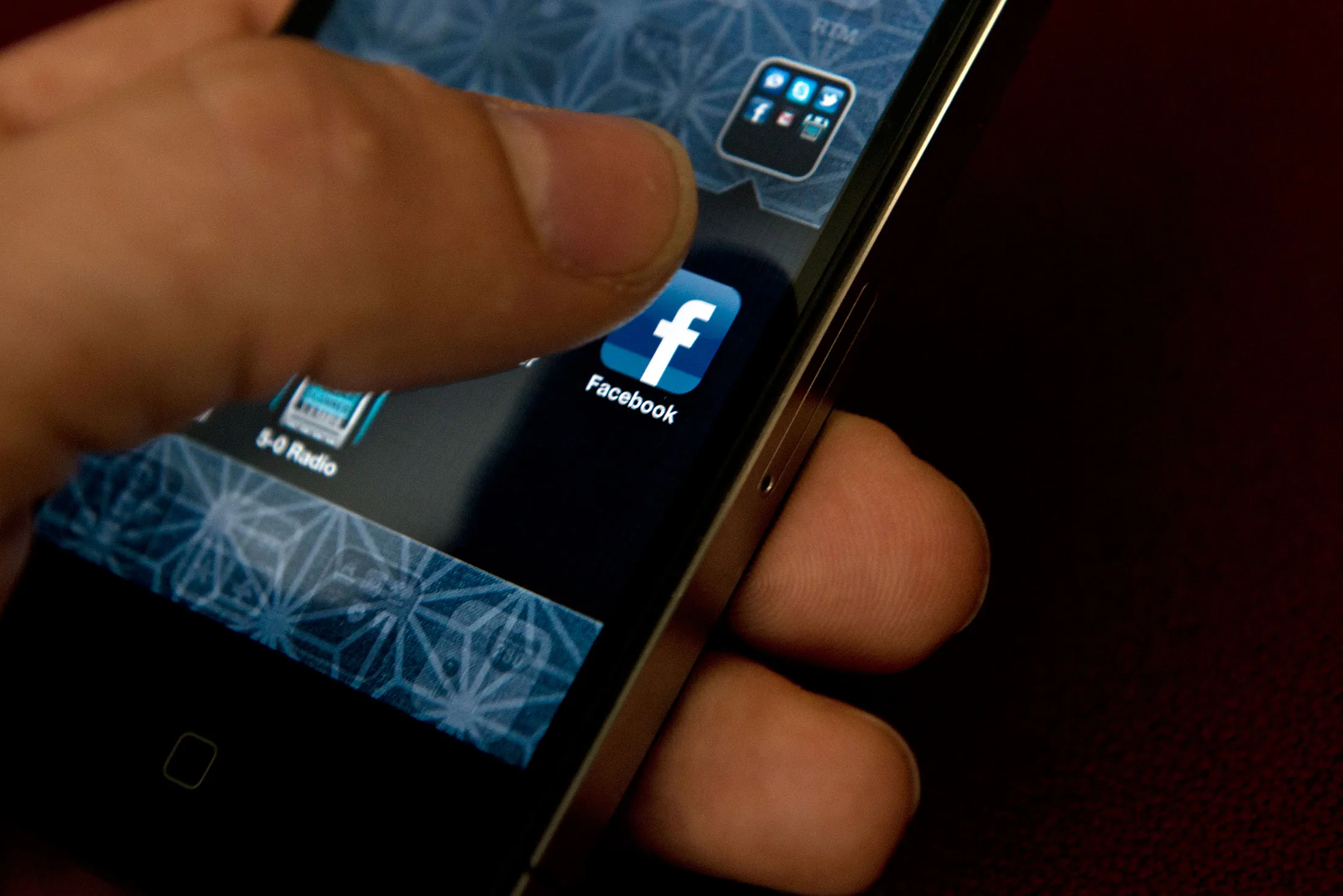 Facebook should “urgently” review its practices when dealing with the posts, German Justice Minister Heiko Maas told the company in a letter obtained by Bloomberg News.
