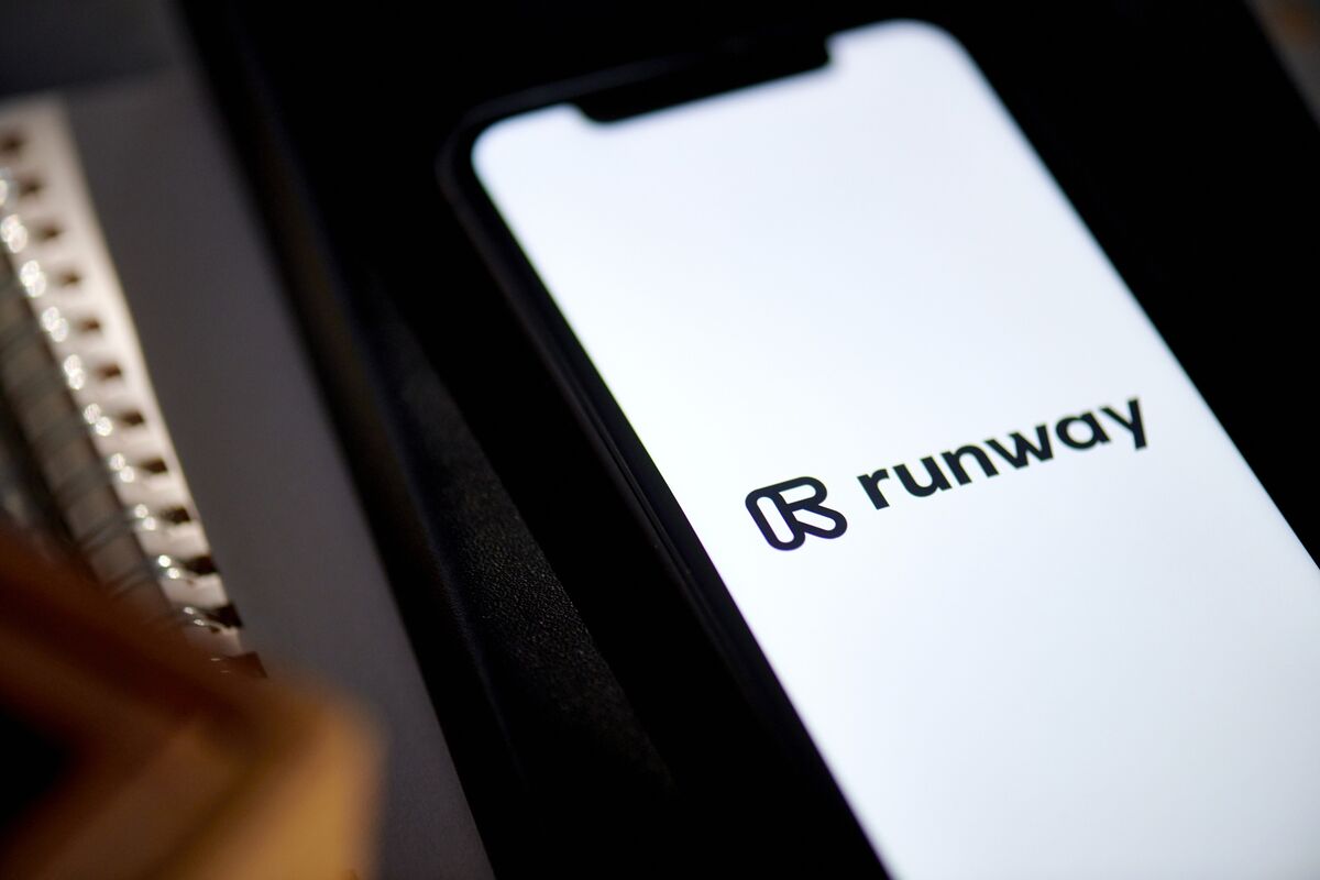 Runway co-CEO Anastasis Germanidis says the startup's annual recurring revenue hit $200M in September; source: it expects ARR to cross $350M by the end of 2026 (Rachel Metz/Bloomberg)