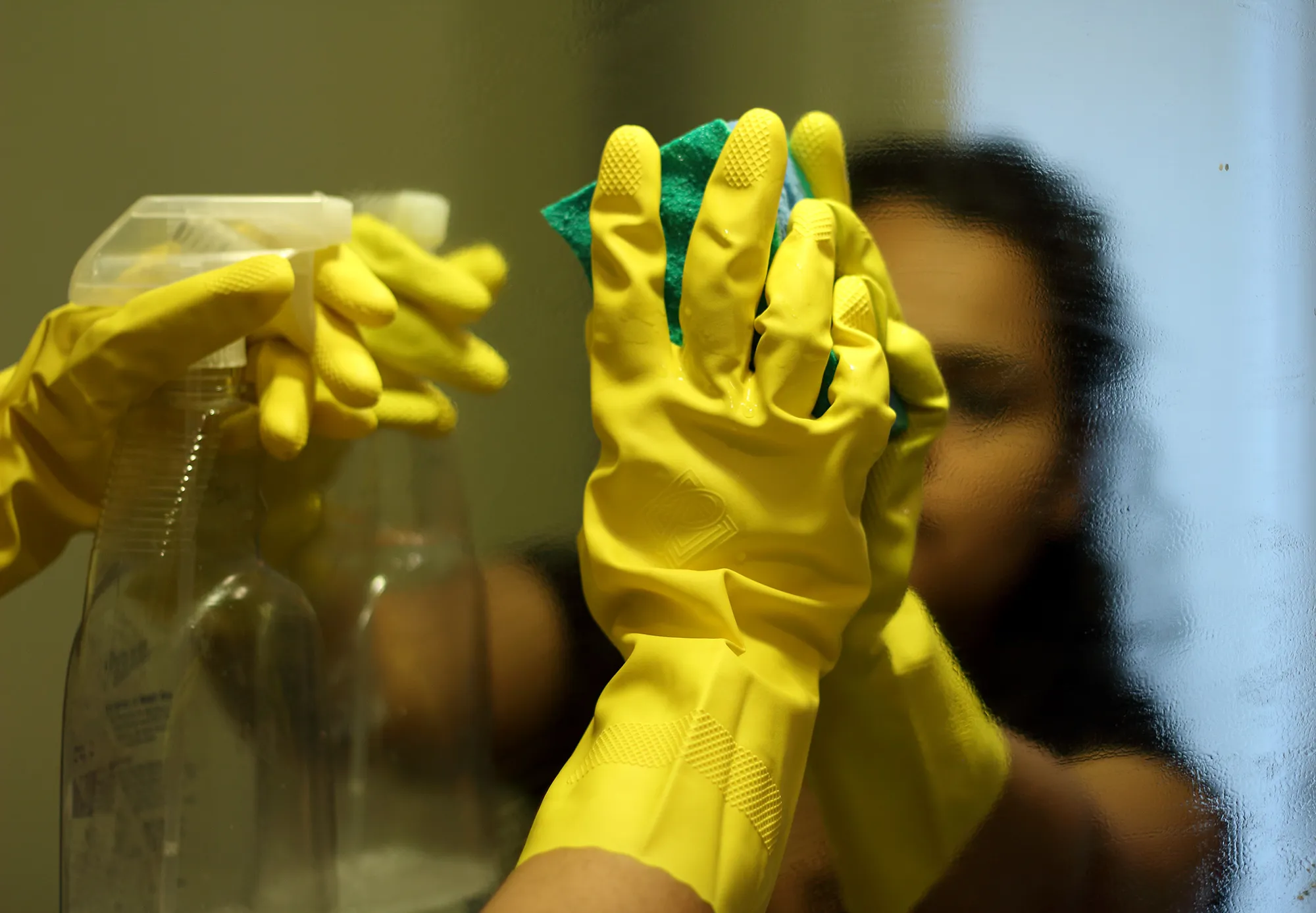 RF house cleaner domestic worker