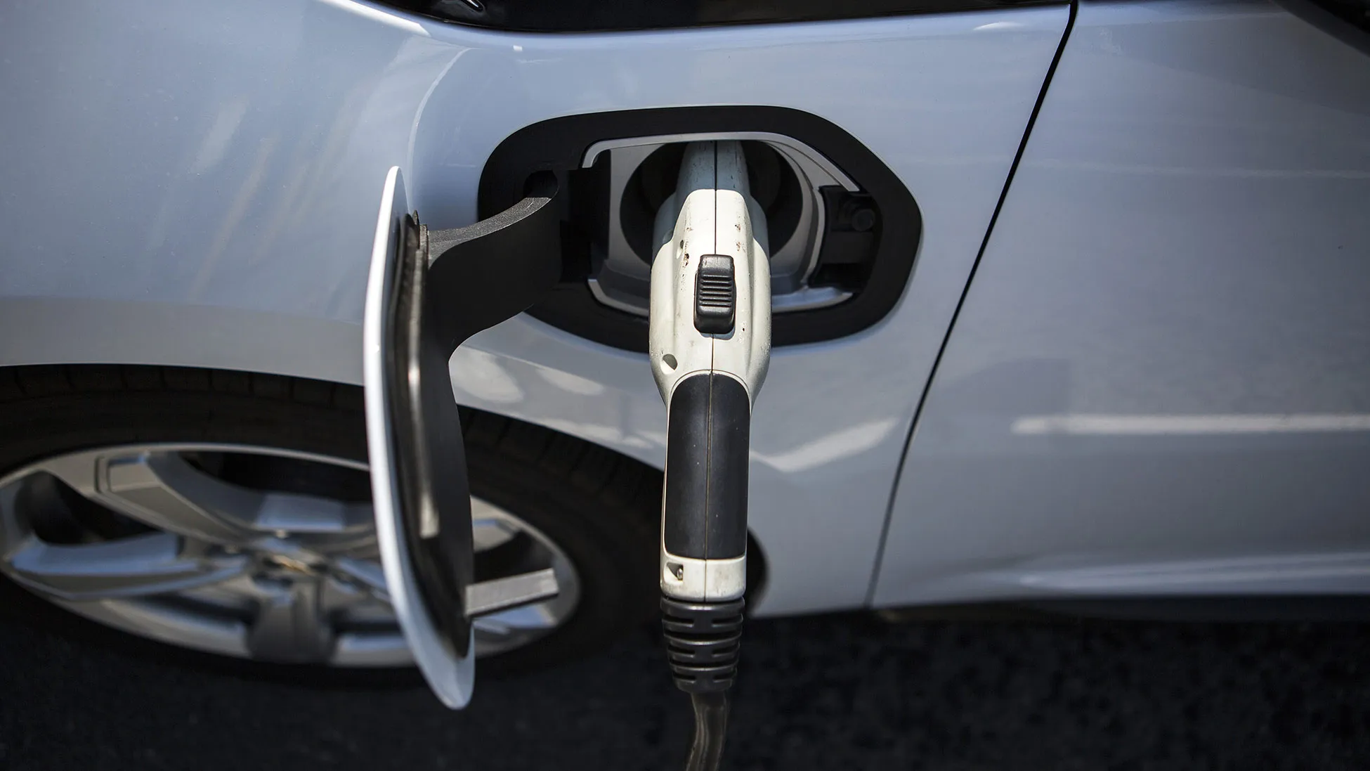 A charging plug&nbsp;connected to a Chevrolet Volt in Los Angeles.