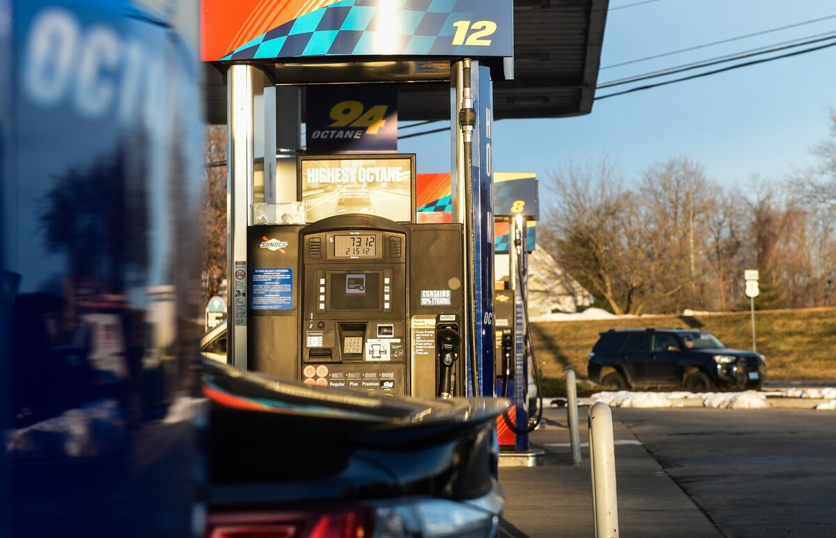 Surging Gasoline Prices Create New Political Woes for Trump - Bloomberg