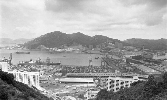 Once the World's Greatest Port, Hong Kong Sinks in Global Ranking