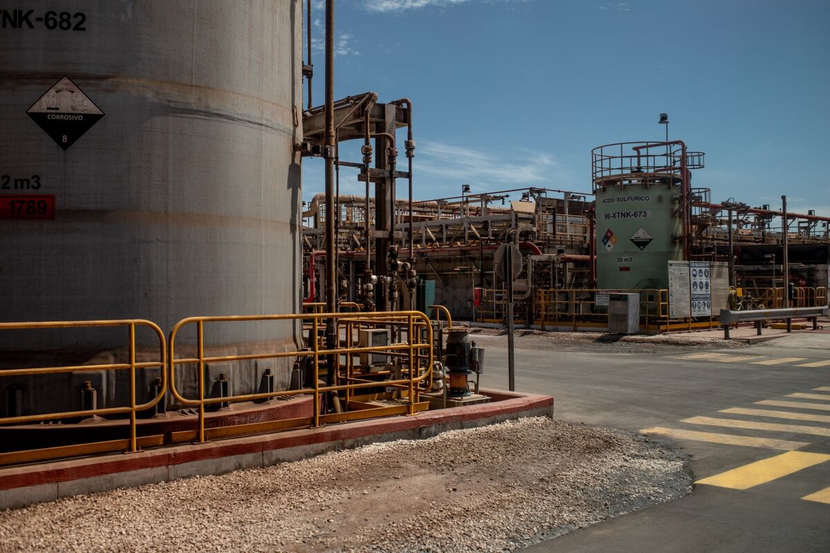 Lithium Miner Albemarle to Raise $660 Million in Catalyst Sales