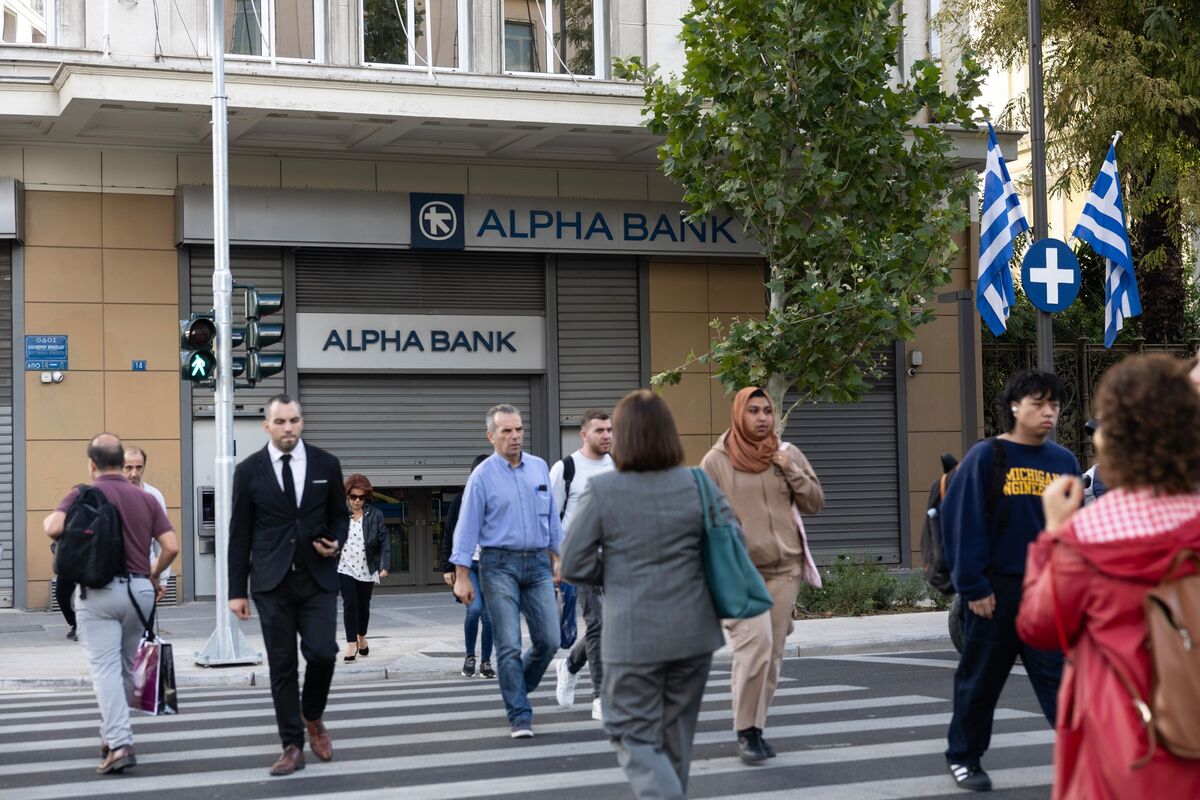 🟪"UniCredit SpA raddoppia la sua partecipazione in Alpha Services and Holdings: investimento da 600 milioni di euro"