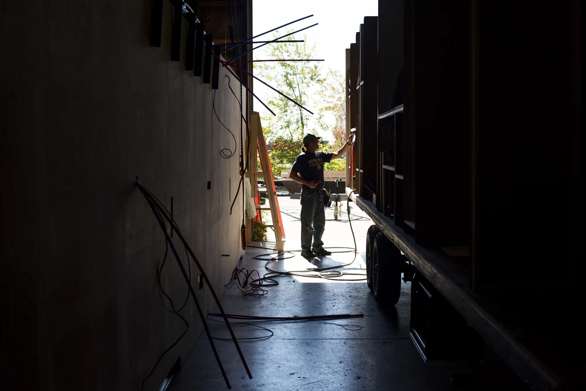 The total number of employed people in the U.S. is about 140 million.
