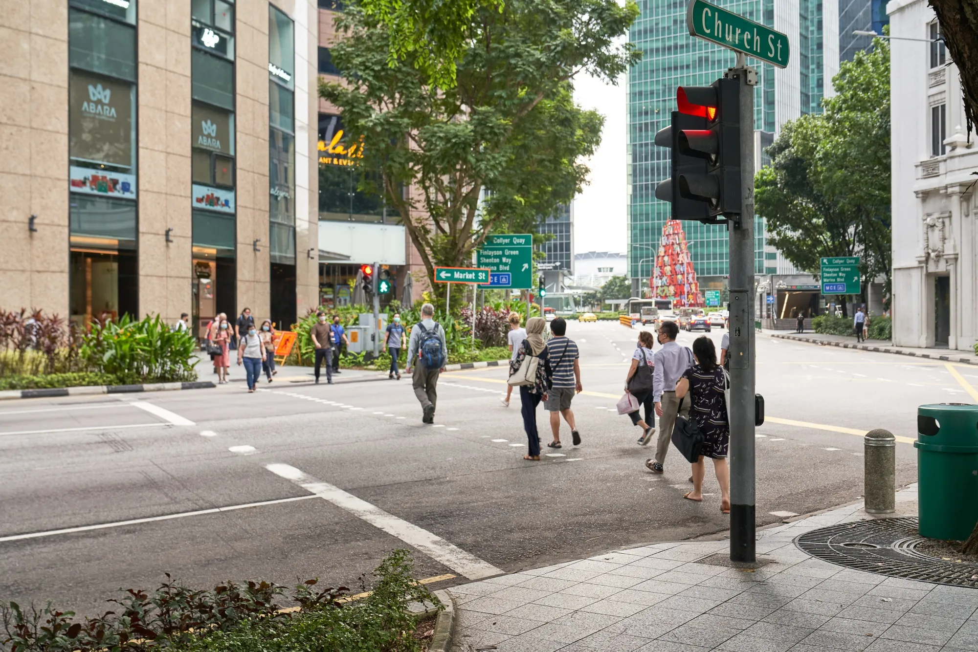 Singapore's Central Bank Sees 'Gradual and Uneven' Recovery 