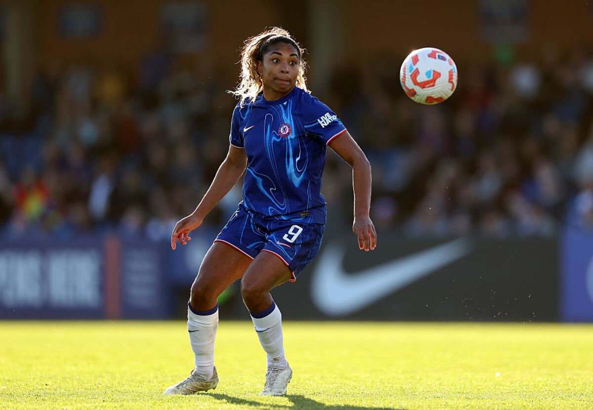 Chelsea FC: Lucro Bilionário e Controvérsias no Futebol Chelsea FC: Lucro Bilionário e Controvérsias no Futebol