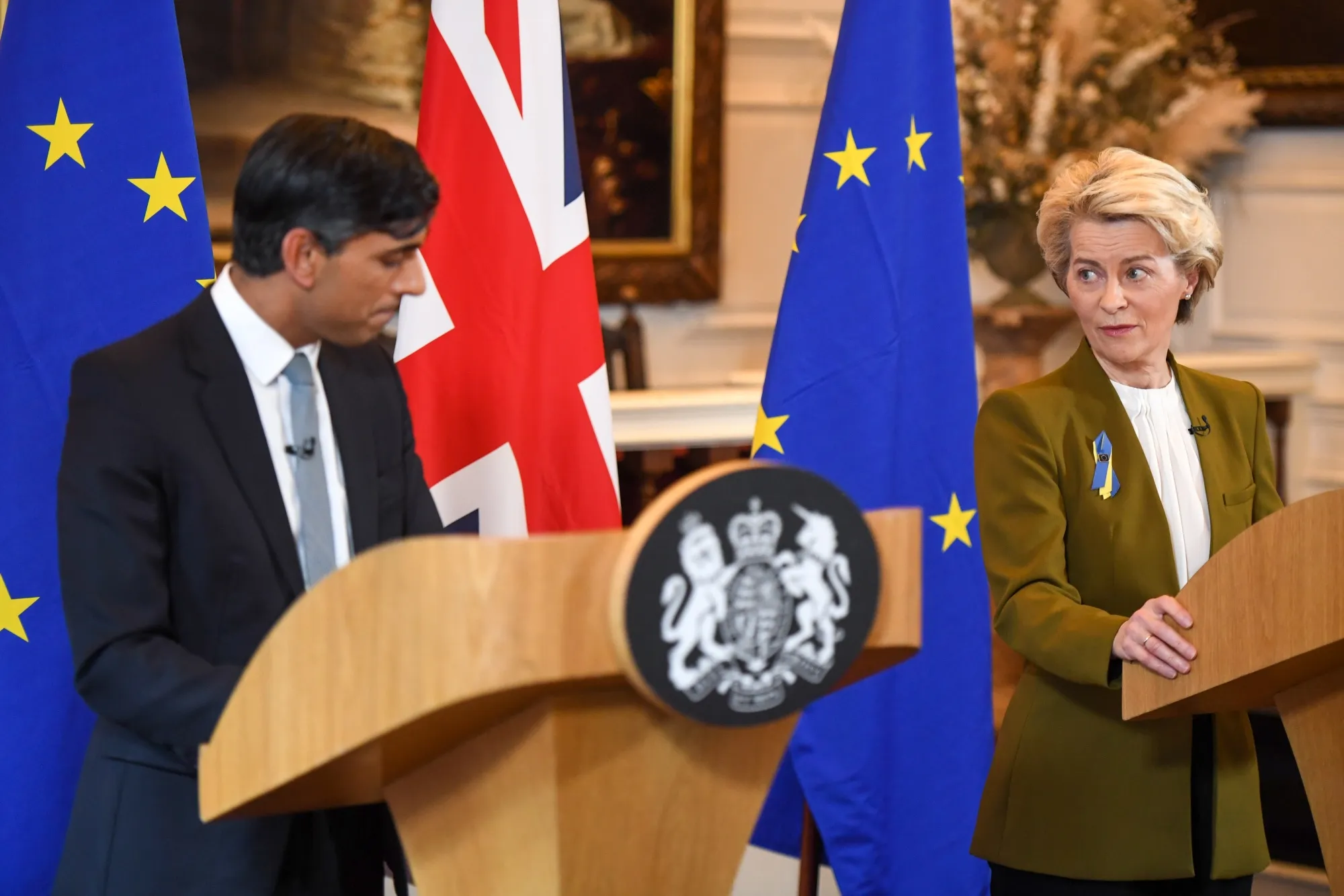 Rishi Sunak, UK prime minister, left, and Ursula von der Leyen, president of the European Commission, during a joint news conference on a post-Brexit deal.