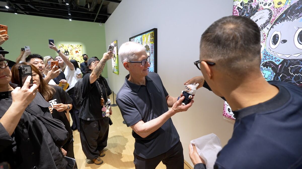 Pop Mart Shares Rise as Tim Cook’s Visit Rekindles Interest