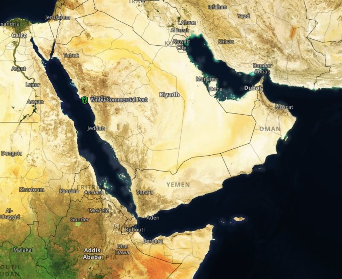 
                            Saudi Arabia Races to Reroute Oil as Gulf Storage Fills Up Fast