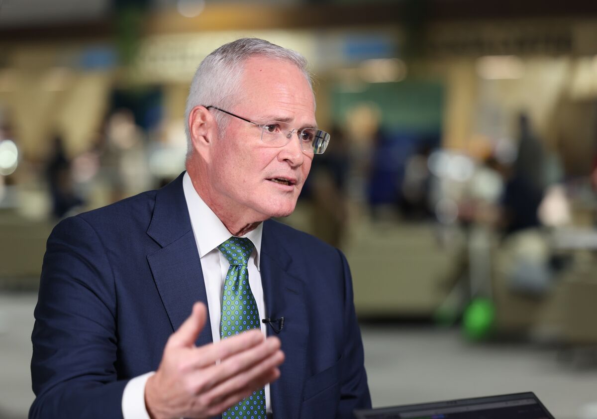 Exxon CEO Says New Form of Graphite Boosts EV Battery Life, Extends Range