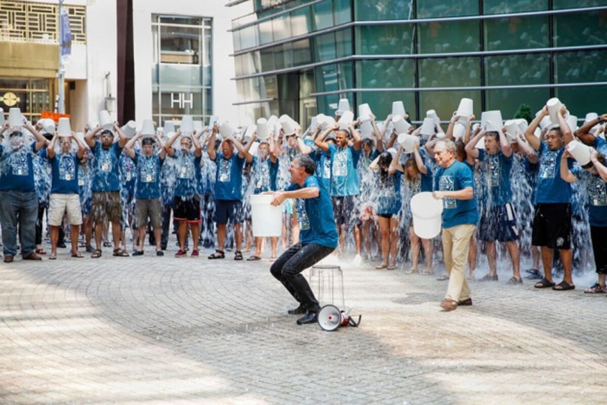 The Ice Bucket Challenge Tricks Your Brain Into Wanting a Frosty Shower