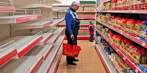Moscow: The krisis is leading to widespread job cuts and a deteriorating ruble 