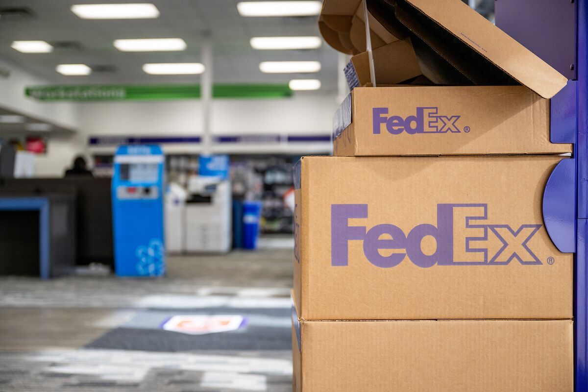 FedEx (FDX) to Shift Asia Base to Singapore From Hong Kong - Bloomberg